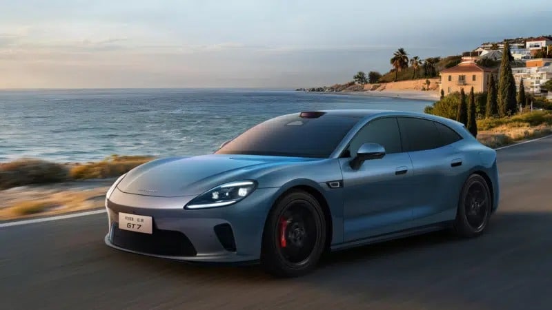 Κλώνος της Porsche Panamera από την Huawei