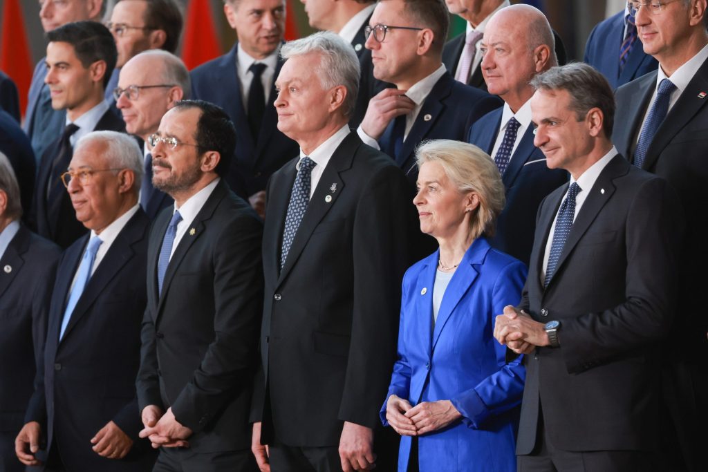 Ανάχωμα στην κρίση αναζητούν στη Σύνοδο Κορυφής οι ηγέτες της ΕΕ - ertnews.gr