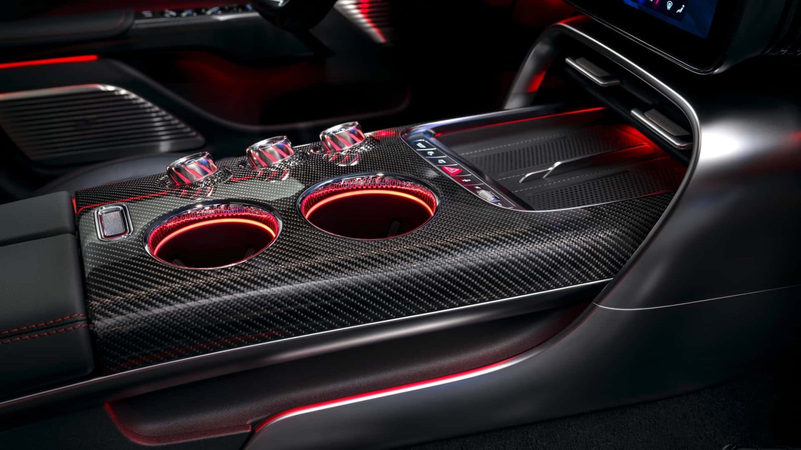 Η Mercedes-AMG αποκαλύπτει το εσωτερικό της 4-θυρης ηλεκτρικής GT Coupe