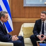 Συνάντηση Μητσοτάκη με τον Ανδρουλάκη: Η σημαία και η καρδιά μας βρίσκεται στην Κύπρο – Προτεραιότητα ο επαναπατρισμός των εγκλωβισμένων Ελλήνων