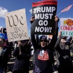 «Όχι Βασιλιάδες, Όχι ICE, Όχι Πόλεμος» – Χιλιάδες συγκεντρώσεις στις ΗΠΑ και στην Ευρώπη κατά του Ντόναλντ Τραμπ