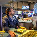 Ανθεκτικά τα ελληνικά κρατικά ομόλογα παρά τις μεγάλες απώλειες στις ευρωπαϊκές αγορές