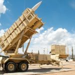 Συστοιχία πυραύλων Patriot μεταφέρεται στην Κάρπαθο – Απέπλευσαν οι ελληνικές φρεγάτες «Κίμων» και «Ψαρά» για την Κύπρο