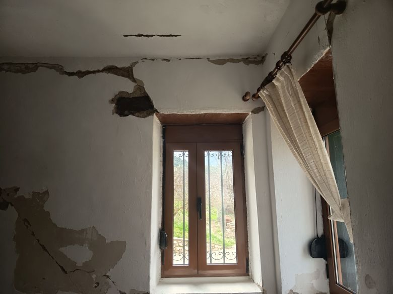 Ζημιές και δεκάδες μετασεισμοί σε χωριά των Ιωαννίνων και της Θεσπρωτίας – Δείτε εικόνες