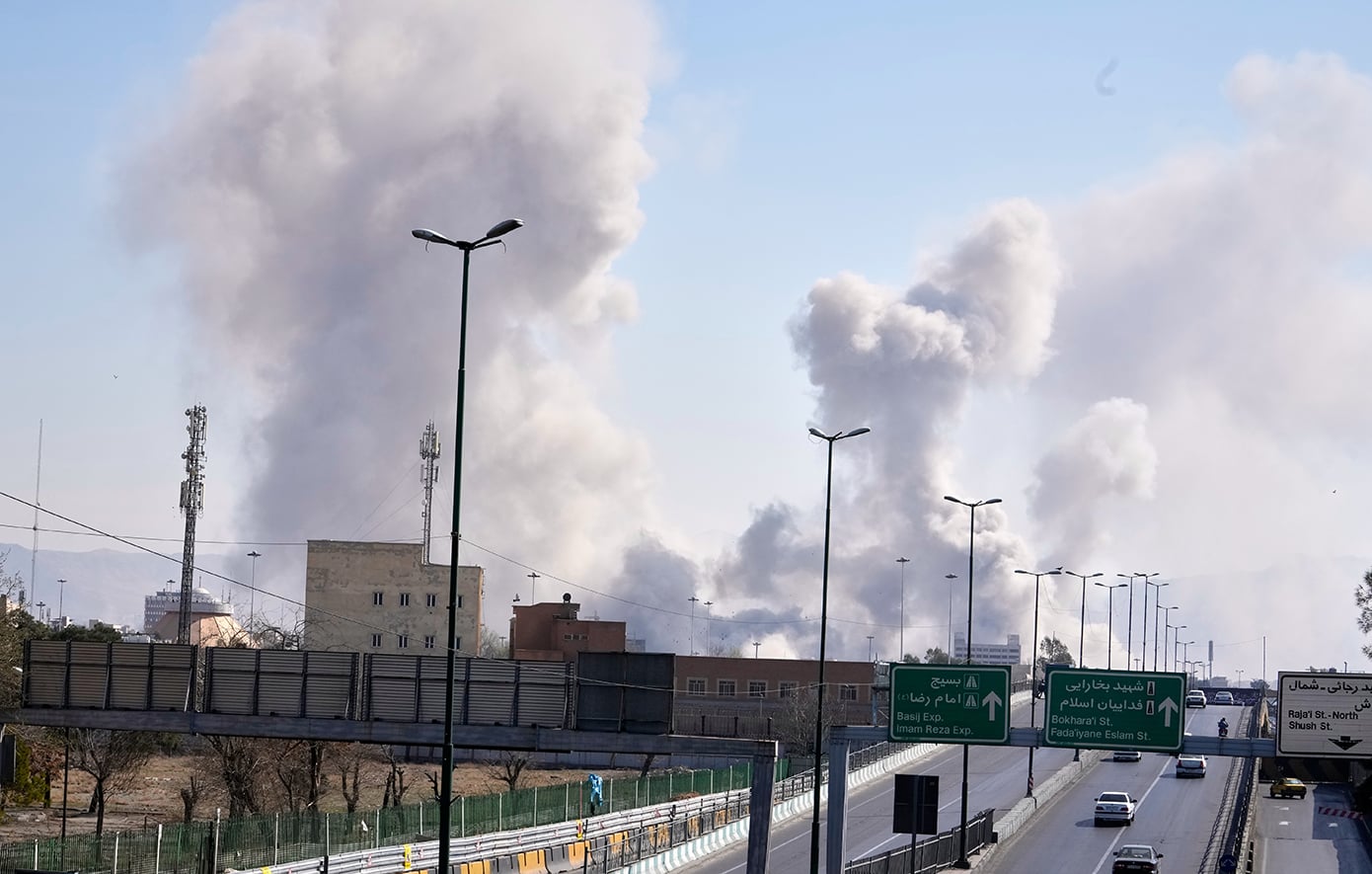 Πολεμική ανάφλεξη στη Μέση Ανατολή: Σφοδρό σφυροκόπημα του Ισραήλ στην Τεχεράνη και νέα φάση επιχειρήσεων «ευρείας κλίμακας»