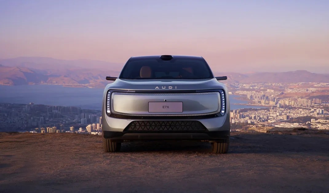 AUDI E7X: Το ηλεκτρικό SUV χωρίς... δαχτυλίδια αποκαλύπτεται με 680 PS και καμπίνα… από το μέλλον