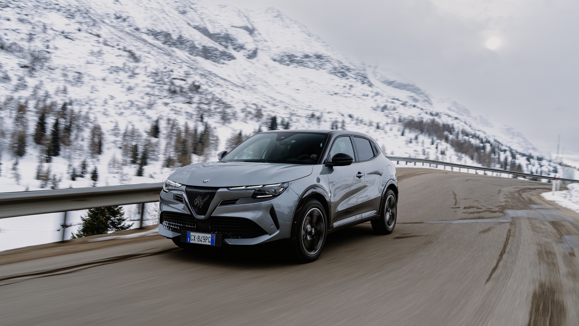 Alfa Romeo Junior Ibrida Q4 2025 snow (4)