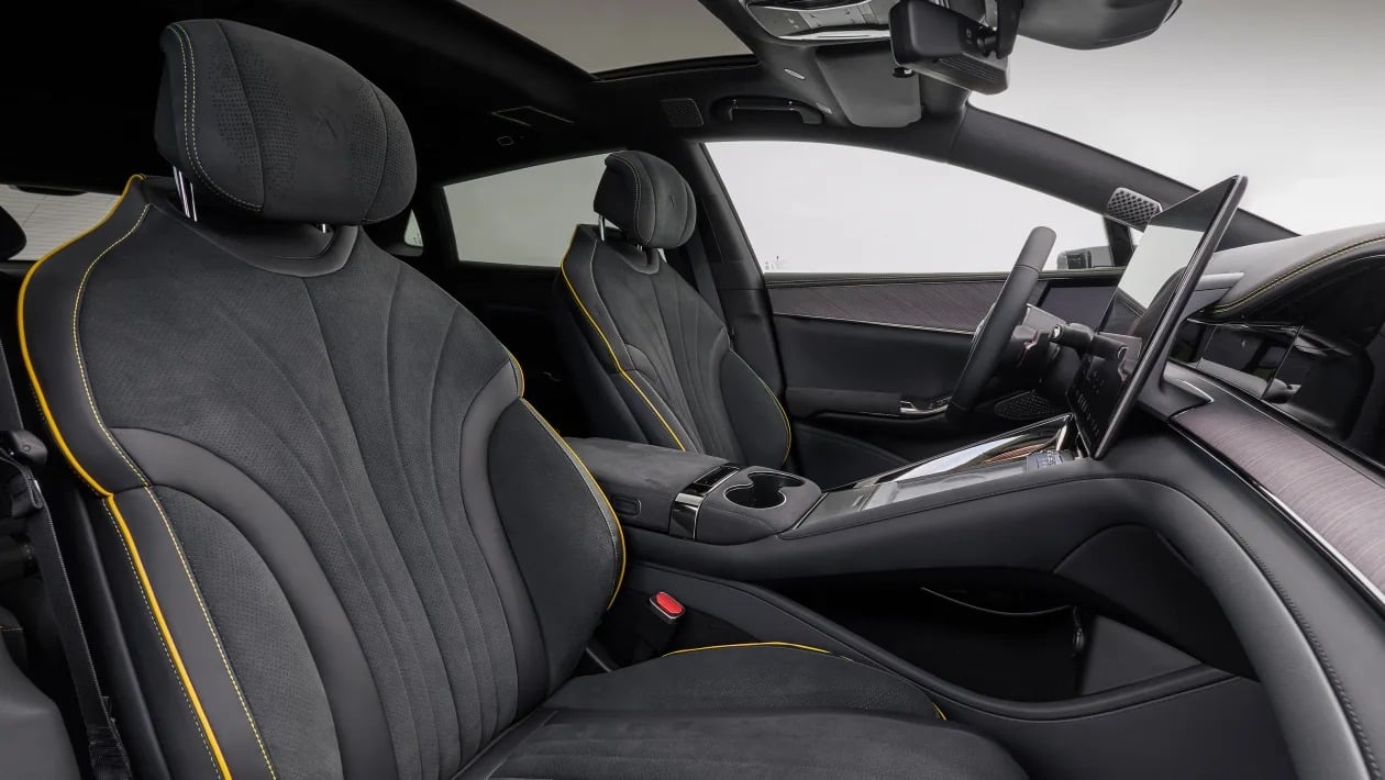 Ηλεκτρικό υπερόπλο: Το Denza Z9GT φορτίζει σε 5' και αφήνει πίσω Porsche και Tesla