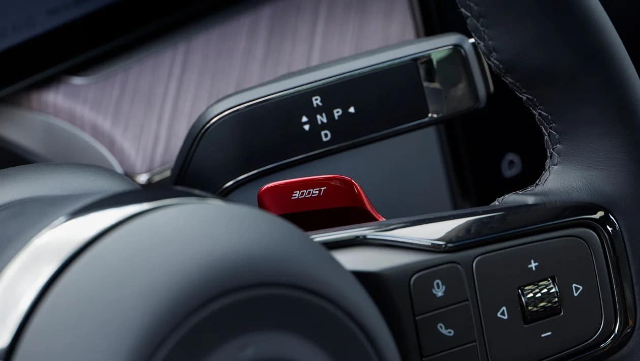 Ηλεκτρικό υπερόπλο: Το Denza Z9GT φορτίζει σε 5' και αφήνει πίσω Porsche και Tesla