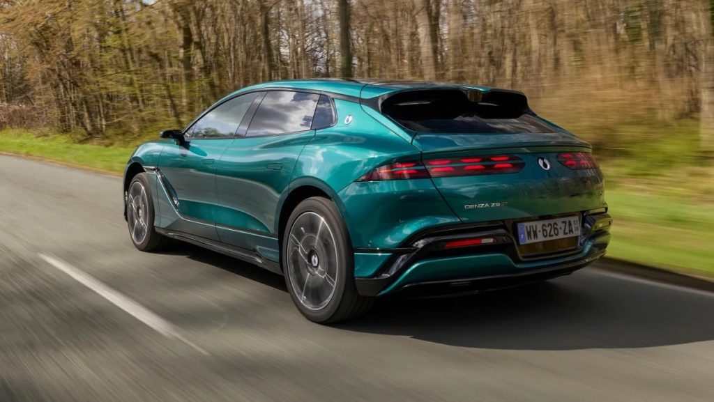 Ηλεκτρικό υπερόπλο: Το Denza Z9GT φορτίζει σε 5' και αφήνει πίσω Porsche και Tesla
