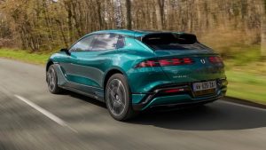 Ηλεκτρικό υπερόπλο: Το Denza Z9GT φορτίζει σε 5' και αφήνει πίσω Porsche και Tesla