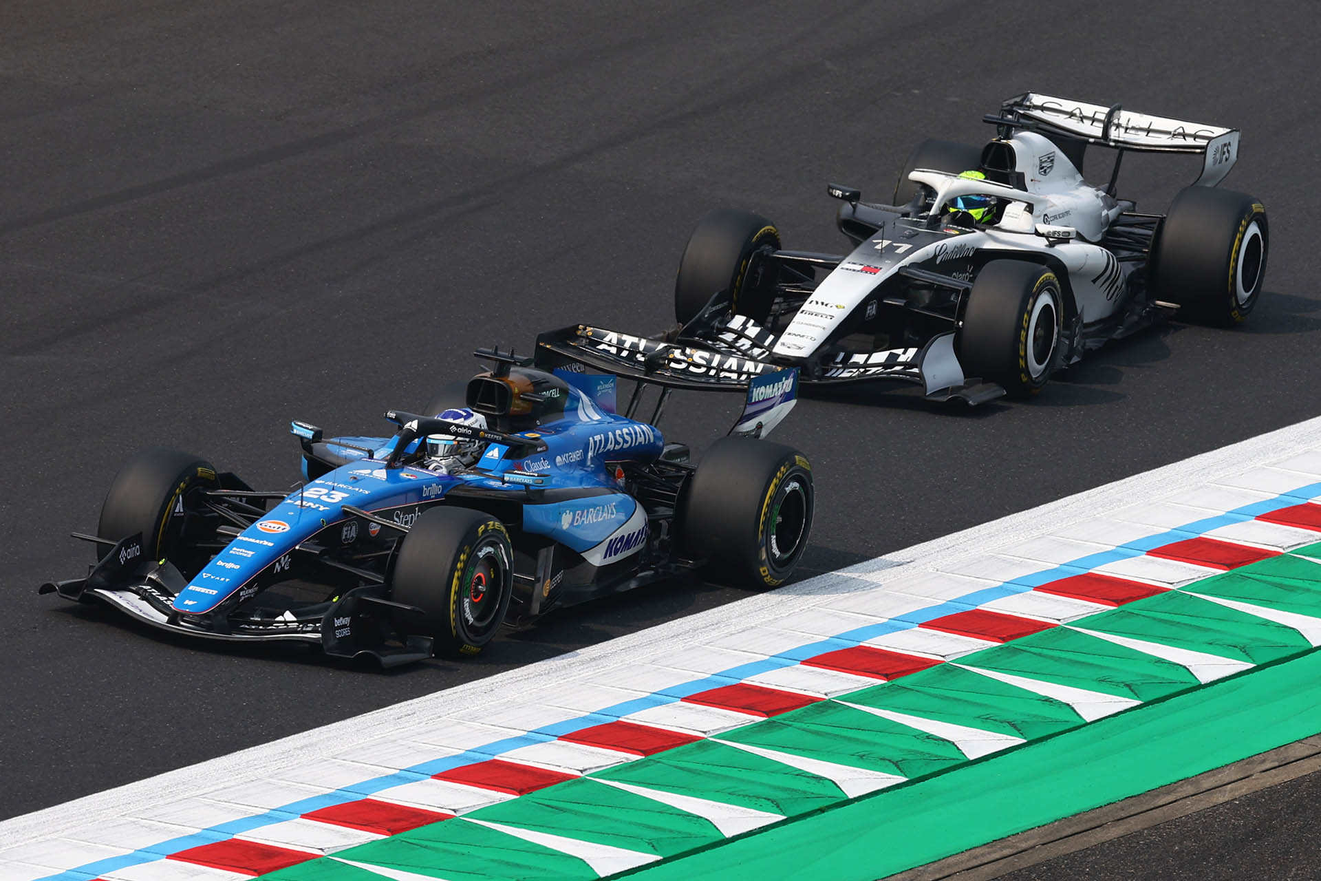 F1 Alex Albon (Williams) & Sergio Perez (Cadillac)