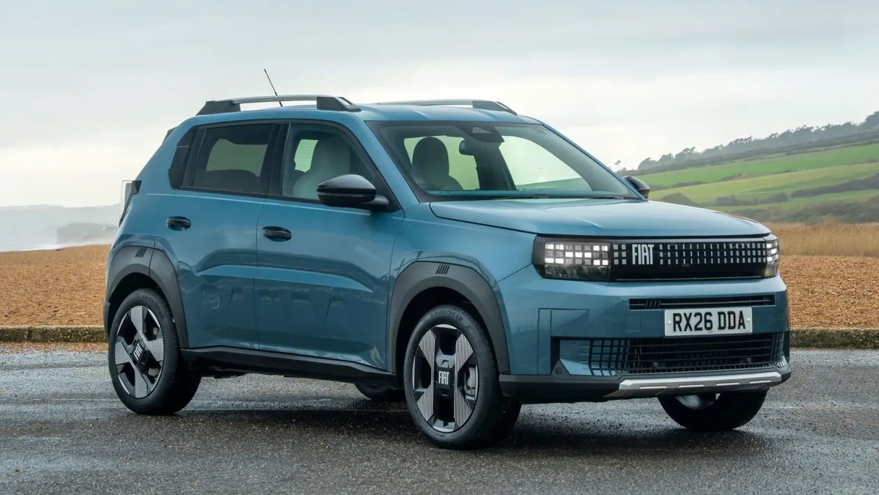 Fiat Grande Panda Hybrid: Το μικρό που τα κάνει όλα και καίει σαν... scooter!