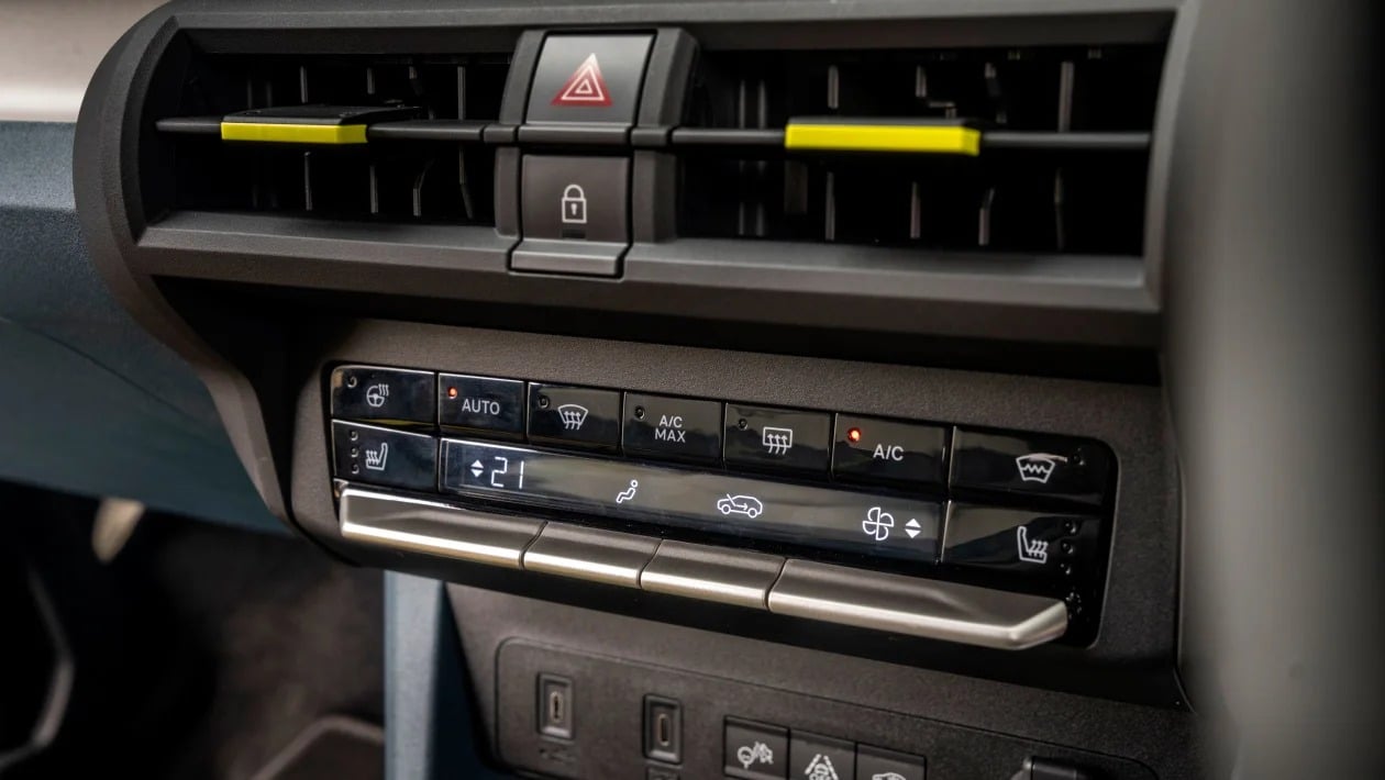 Fiat Grande Panda Hybrid: Το μικρό που τα κάνει όλα και καίει σαν... scooter!