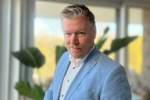 Bruce Salinas: Από petrolhead σε φανατικό της ηλεκτροκίνησης