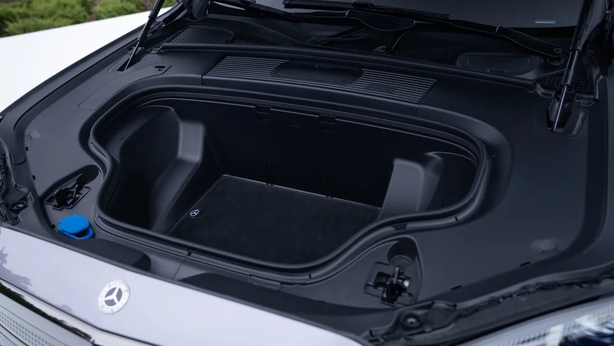 Νέα Mercedes C-Class Electric: Αποκαλύφθηκε το ηλεκτρικό sedan που απειλεί BMW και Tesla