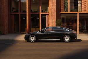 Mercedes EQS 2025: 926 km αυτονομία, 800V φόρτιση και τιμόνι… χωρίς σύνδεση