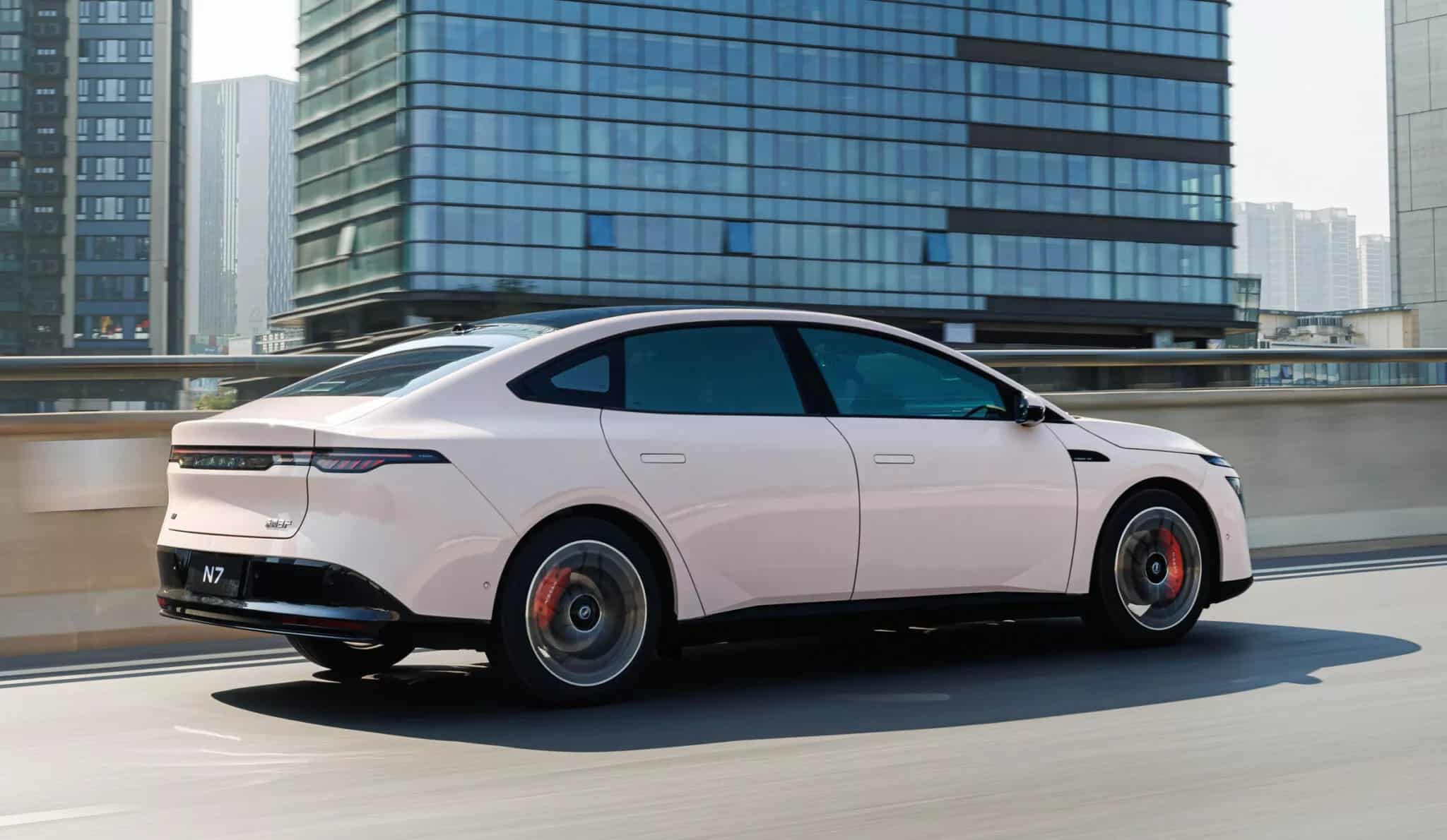 Το Nissan Primera επιστρέφει και μπαίνει στη πρίζα