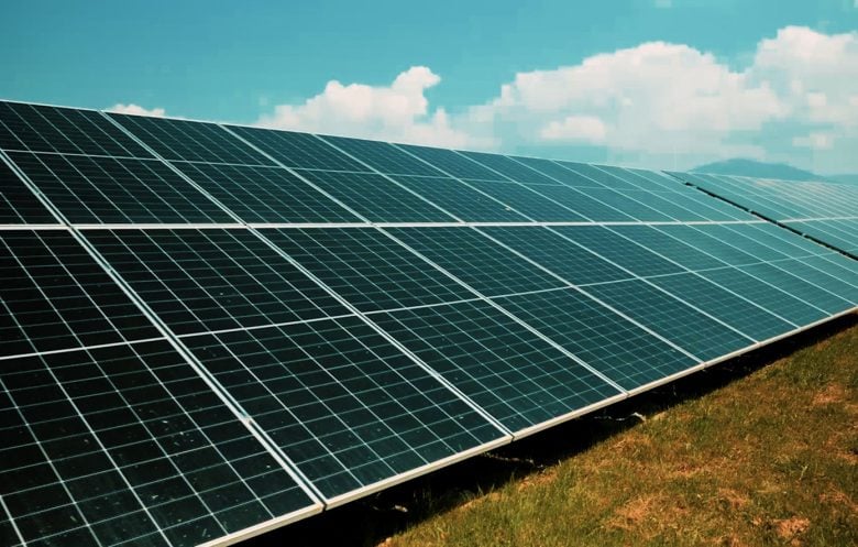 Fraport Greece: Στο Αεροδρόμιο Θεσσαλονίκης «Μακεδονία» το πρώτο φωτοβολταϊκό πάρκο σε περιφερειακό αεροδρόμιο στην Ελλάδα