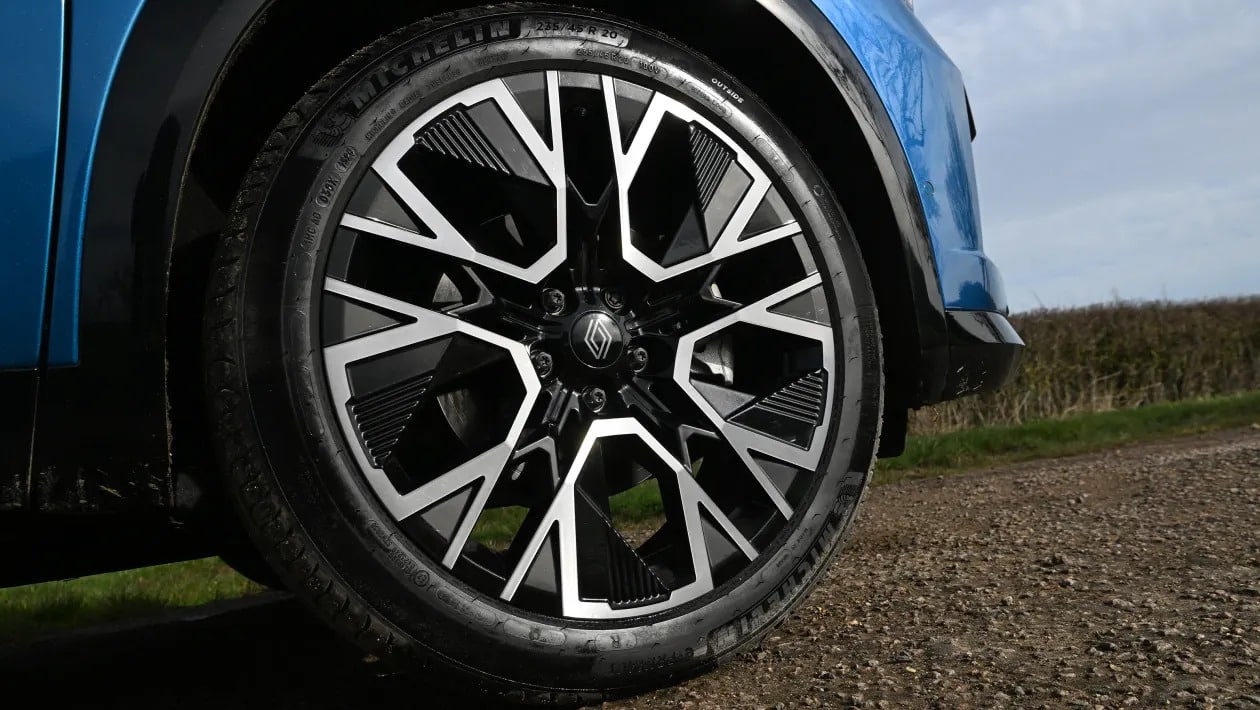 Renault Austral Hybrid: Το SUV που υπόσχεται τα πάντα, αλλά μπορεί να ξεπεράσει τον ανταγωνισμό;