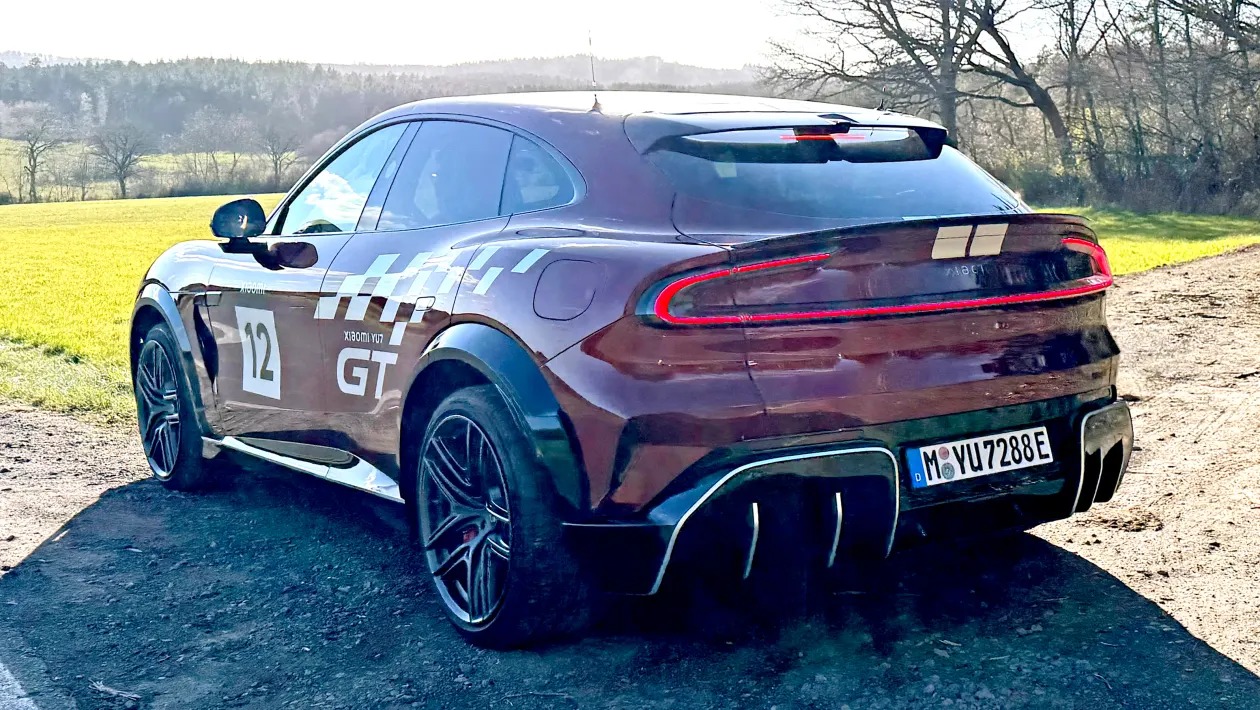 Το νέο Xiaomi YU7 GT μπορεί να μοιάζει με Ferrari Purosangue αλλά έχει πολύ περισσότερη ισχύ