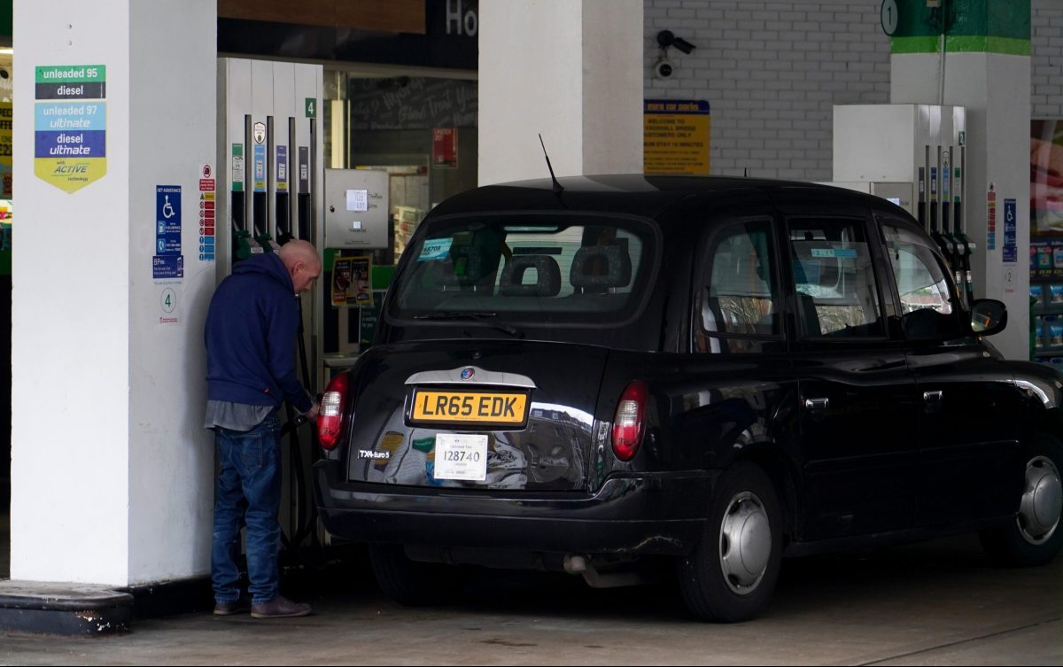 Σχέδια κινητοποιήσεων για τα καύσιμα σε Αγγλία και Βόρεια Ιρλανδία – Πίεση από το ντίζελ άνω των 2 λιρών