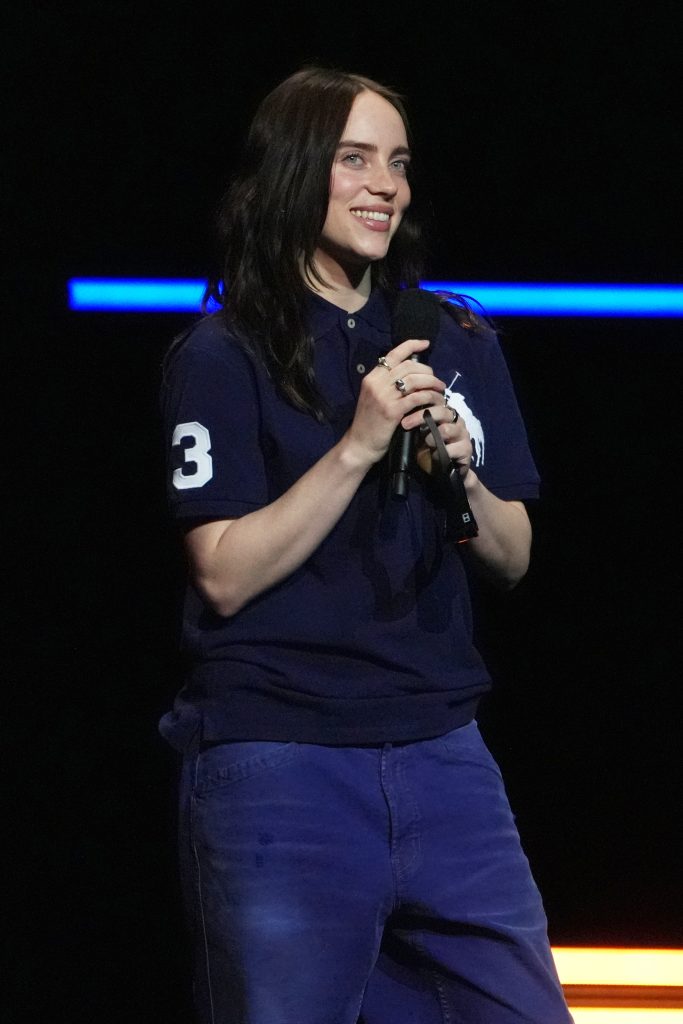 Η Billie Eilish κάνει την αρχή για πιο «πράσινες» συναυλίες – Πρέπει να προσπαθήσω να φέρω μια αλλαγή