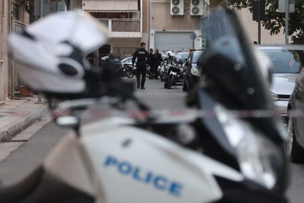 Χειροπέδες σε δύο γυναίκες για οίκους ανοχής χωρίς άδεια λειτουργίας - ertnews.gr