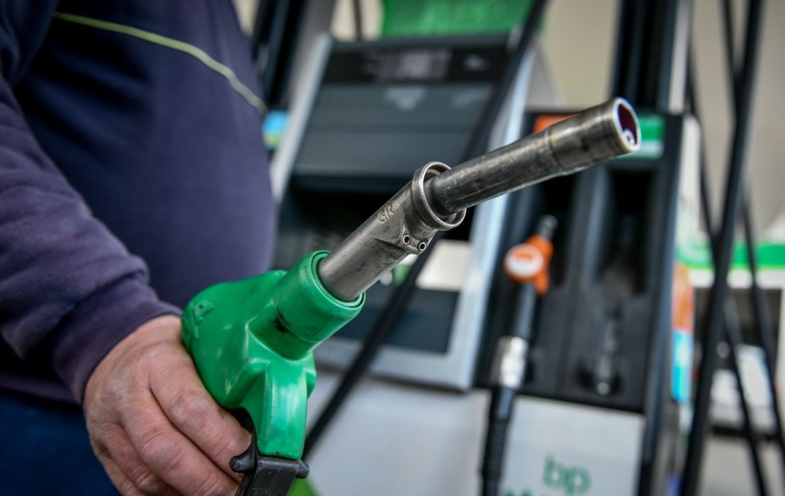Πρεμιέρα για τα μέτρα στήριξης για τα καύσιμα: Επιδότηση 20 λεπτά το λίτρο στην αντλία για το diesel κίνησης από σήμερα