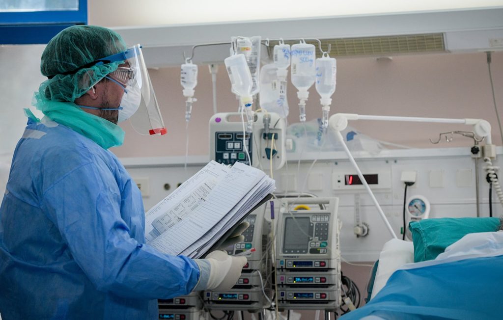 Αγωνία για τον 19χρονο φοιτητή του ΑΠΘ που προσβλήθηκε από μηνιγγίτιδα