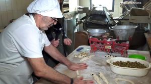 Κουλούρια και ταχινόπιτες έχουν την τιμητική τους τη Μεγάλη Εβδομάδα