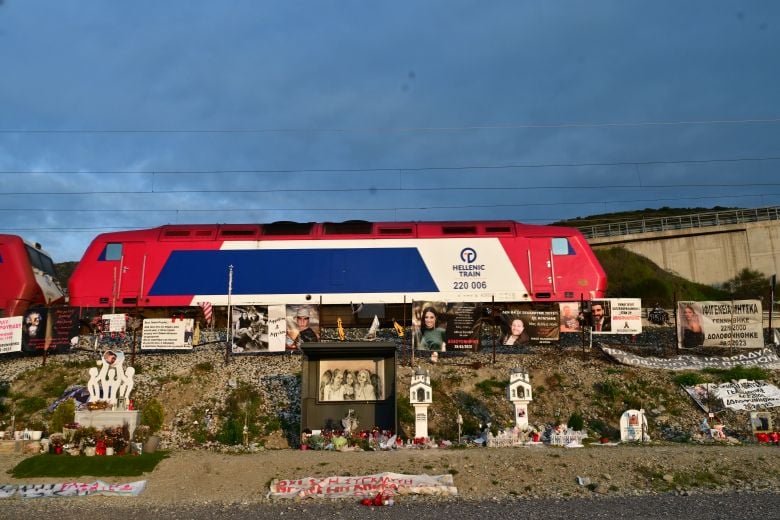 «Μπουρλότο» στη δίκη για τα βίντεο στα Τέμπη: Αναβάλλεται επ’ αόριστον αφού έγινε δεκτή  η δήλωση αποχής της προέδρου