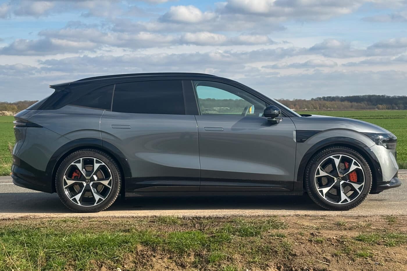 Το Zeekr 7X Privilege AWD με 646 PS αλλάζει τα δεδομένα