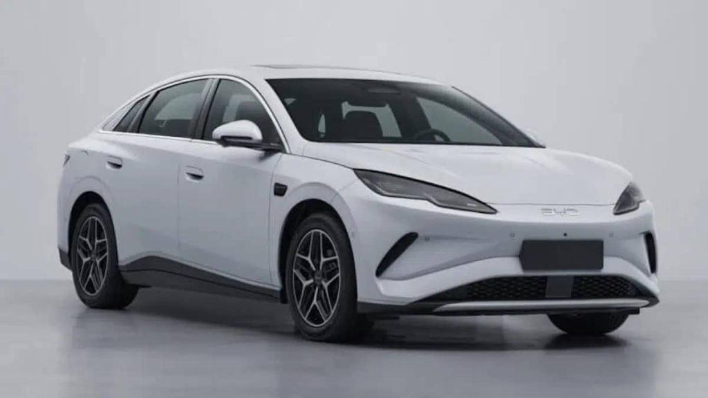 BYD Seal 08: Το ηλεκτρικό που βγάζει φλας στην Mercedes EQS – Km 1.000 αυτονομία και φόρτιση σε 5'