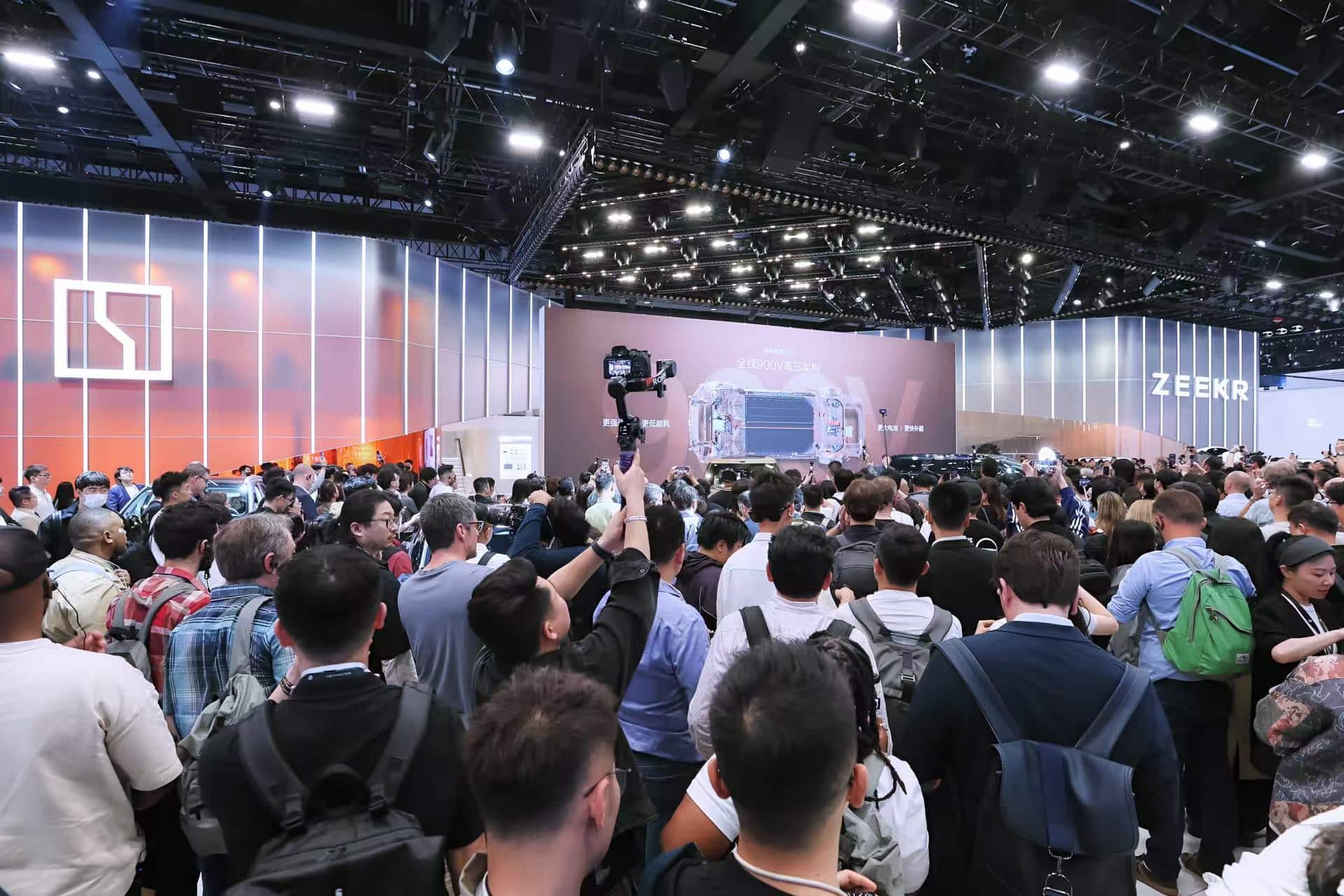 Η πλήρης premium γκάμα της Zeekr εντυπωσιάζει στην Auto China 2026 στο Πεκίνο