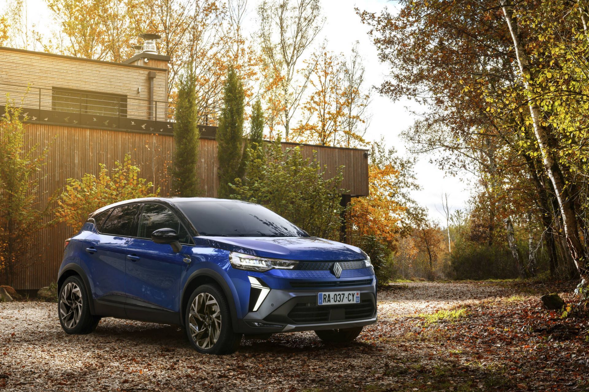 Δοκιμάζουμε το νέο Renault Captur E-Tech των 160 ίππων