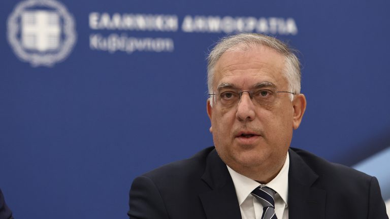 Θεοδωρικάκος προς ΠΑΣΟΚ: Μη λέτε ψέματα, ψηφίστε το νομοσχέδιο προστασίας των καταναλωτών