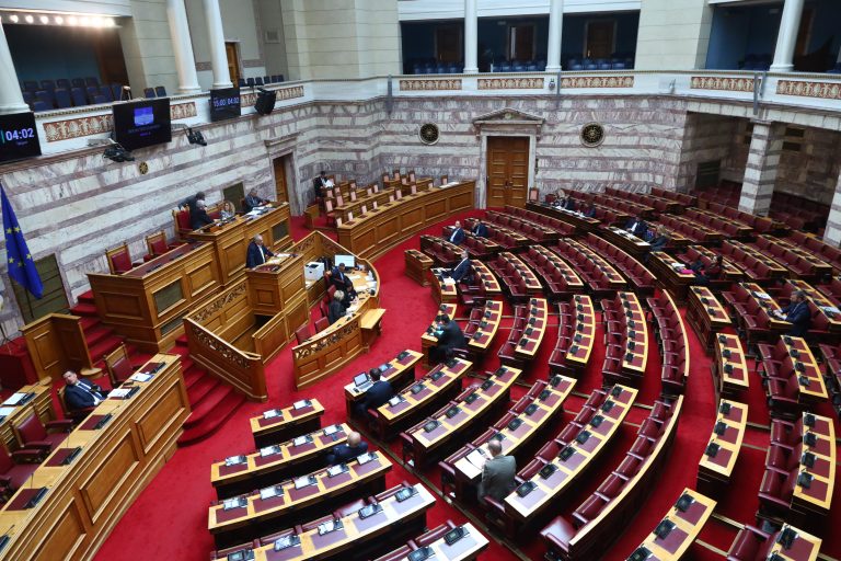 Έναρξη της συζήτησης για τη συνταγματική αναθεώρηση στη σημερινή συνεδρίαση της κοινοβουλευτικής ομάδας της ΝΔ